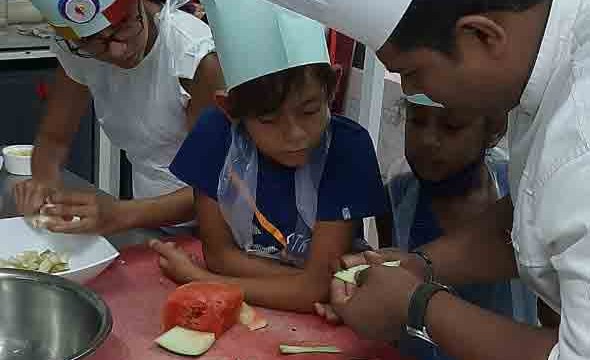 UEH Fun Camp - Children learning how to cook