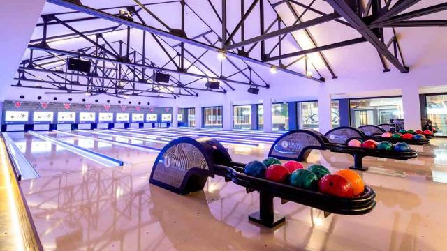 Bowling at Cascavelle Bowling at Cascavelle